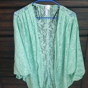 NWOT lace style Kimono